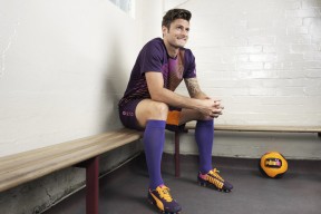 全黑队在橄榄球锦标赛中凭借极高的战术执行力获得领先，橄榄球全黑队什么意思