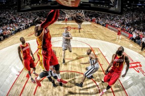 曼城持续强势，豪取多场胜利锁定榜首