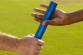 中小学篮球场馆统一建设标准提升基层训练条件，中小学篮球场地配备标准